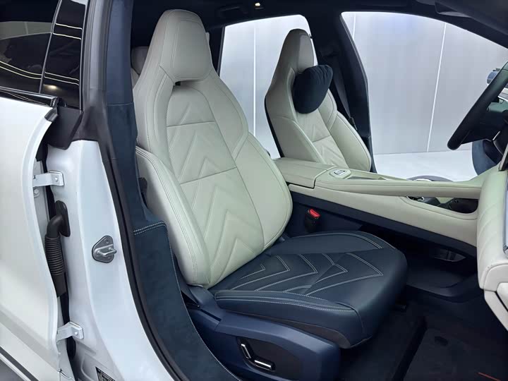 Фото 19 - Zeekr 001