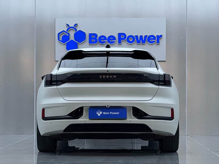 Фото 7 - Zeekr 001