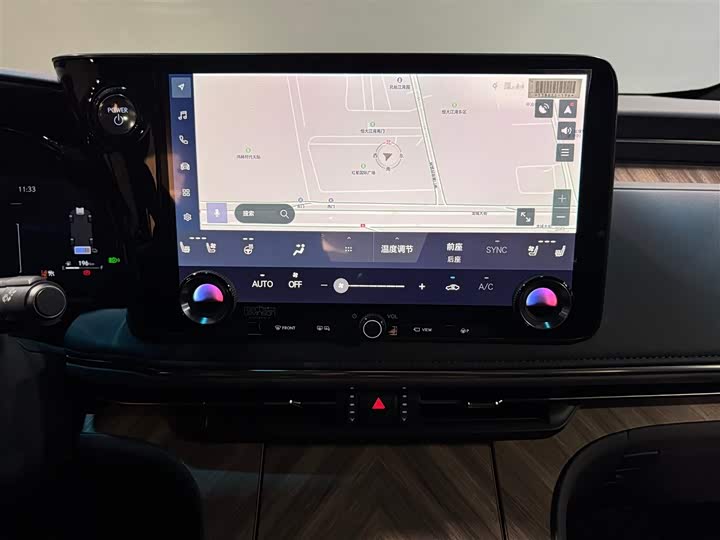 Фото 20 - Lexus LM