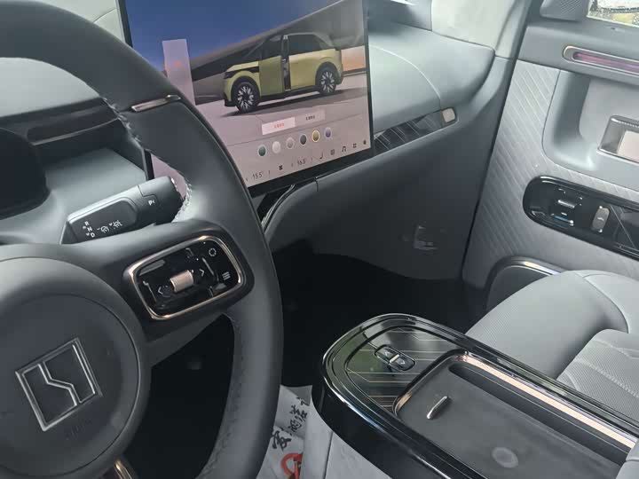 Фото 3 - Zeekr Mix