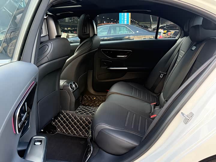 Фото 13 - Mercedes-Benz C-Class