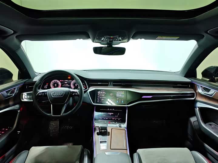 Фото 10 - Audi A6L