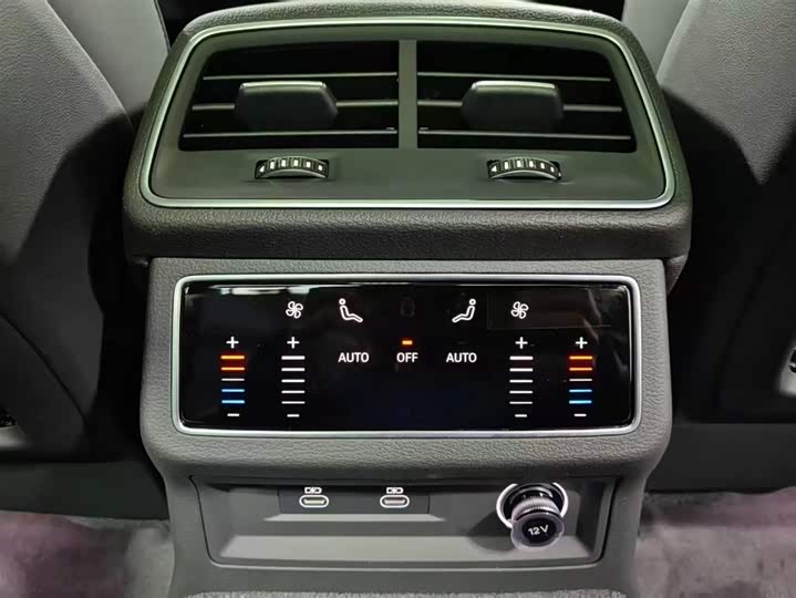 Фото 12 - Audi A6L