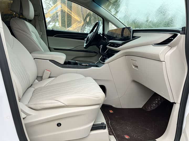 Фото 11 - Buick GL8 ES