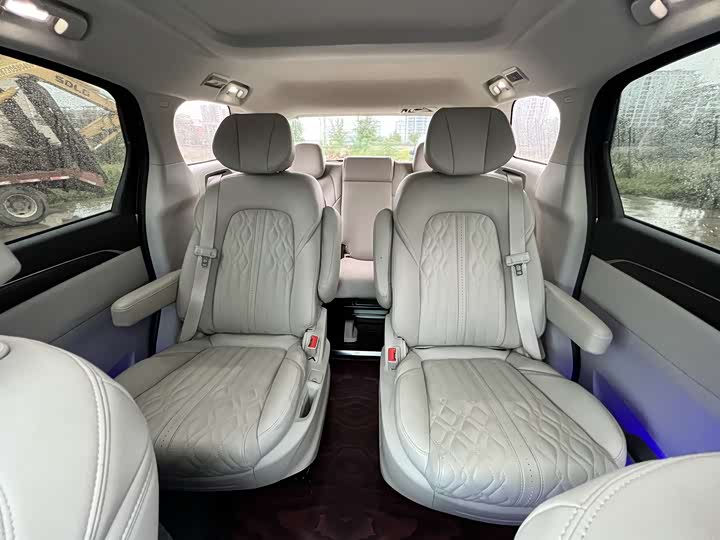 Фото 13 - Buick GL8 ES