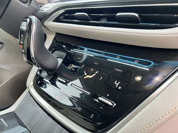 Фото 8 - Buick GL8 ES