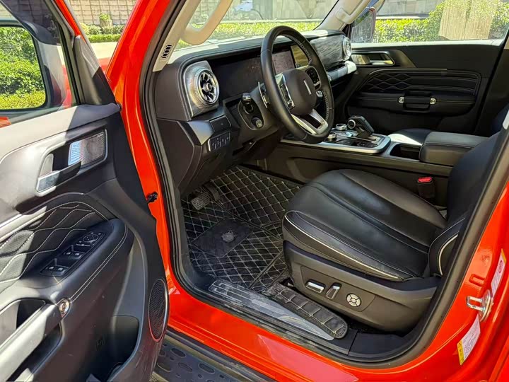 Фото 2 - Tank 300