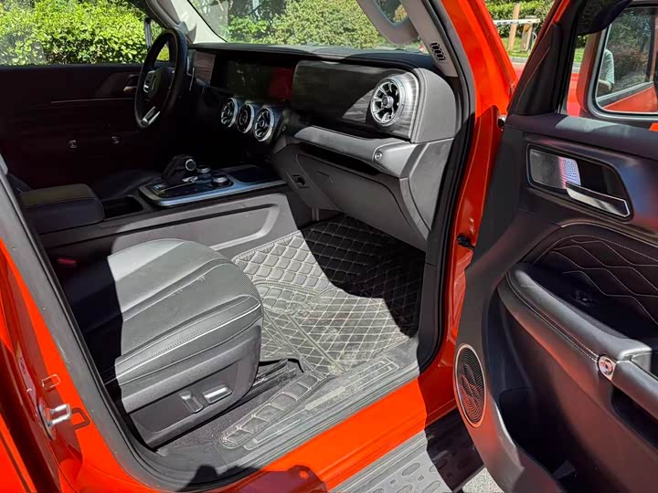 Фото 6 - Tank 300