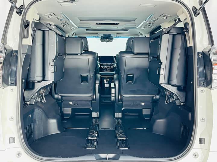 Фото 11 - Toyota Vellfire