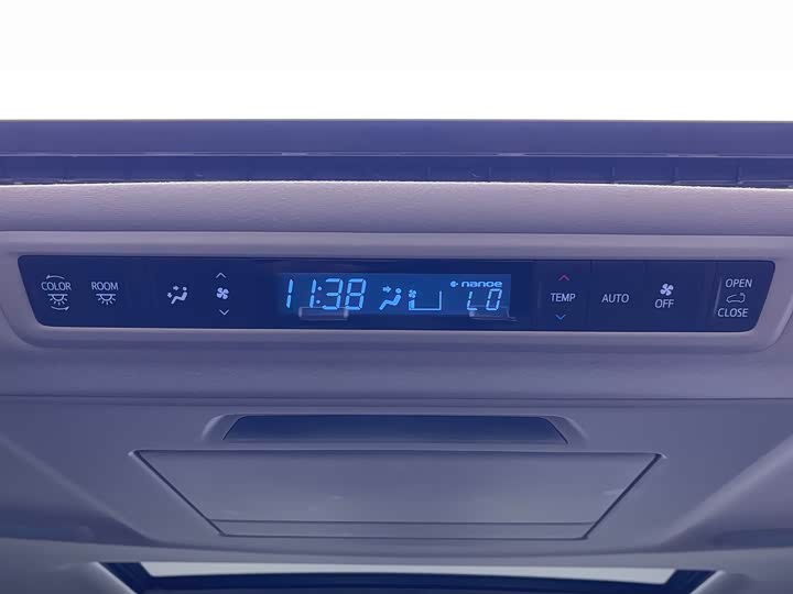 Фото 20 - Toyota Vellfire