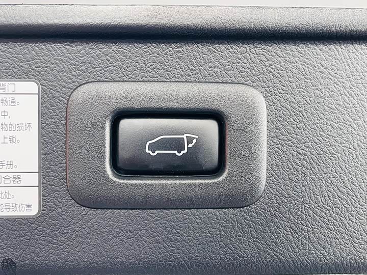 Фото 22 - Toyota Vellfire