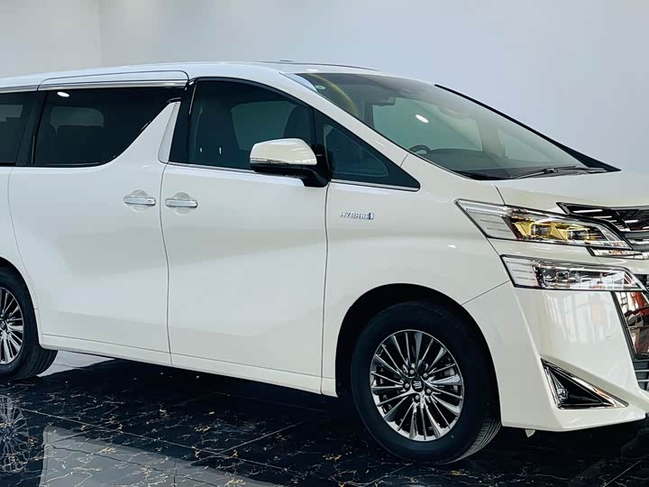 Фото 3 - Toyota Vellfire