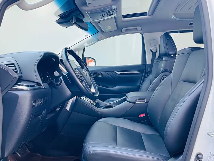 Фото 4 - Toyota Vellfire