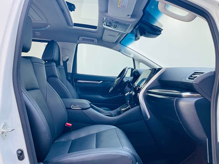 Фото 6 - Toyota Vellfire