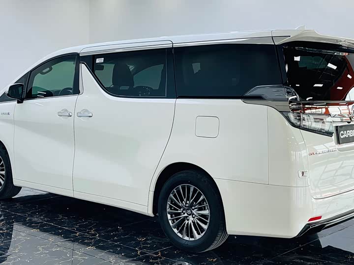Фото 7 - Toyota Vellfire
