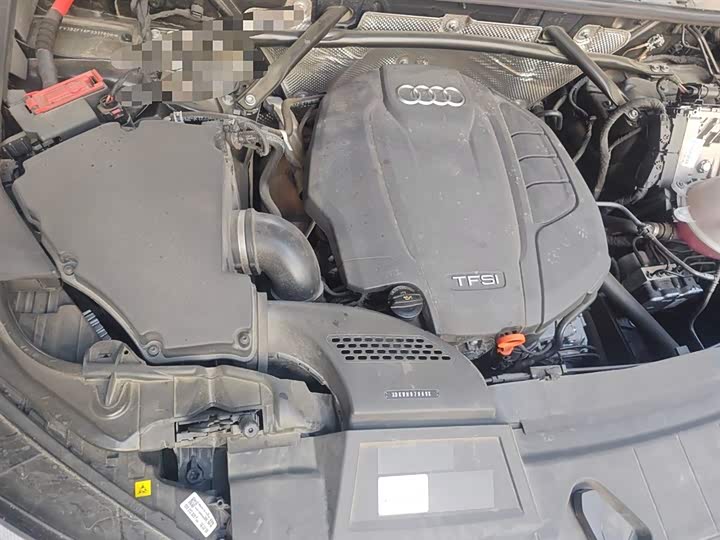 Фото 11 - Audi Q5L