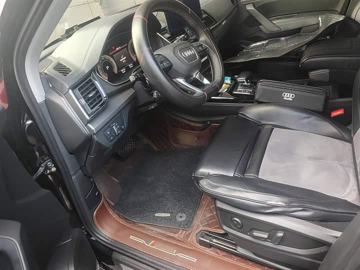 Фото 14 - Audi Q5L