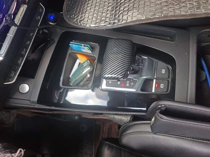 Фото 7 - Audi Q5L