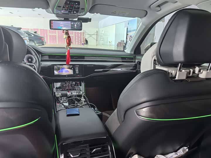 Фото 8 - Audi A8