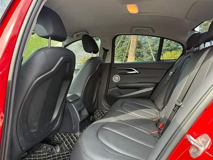 Фото 10 - BMW 1 Series