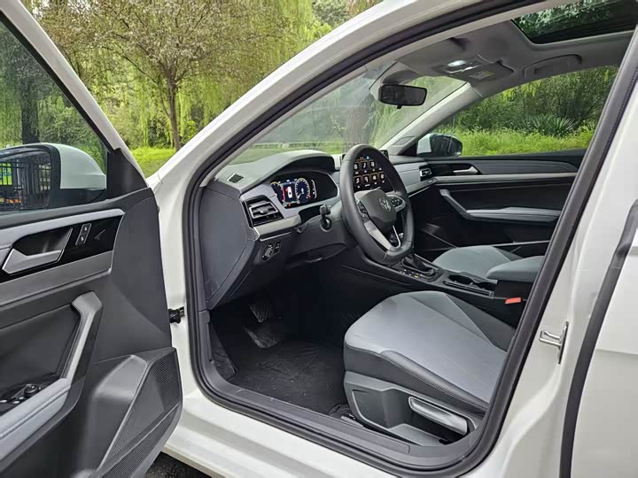 Фото 11 - Volkswagen Lavida