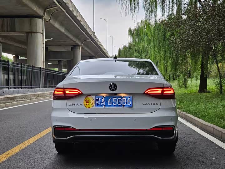 Фото 4 - Volkswagen Lavida