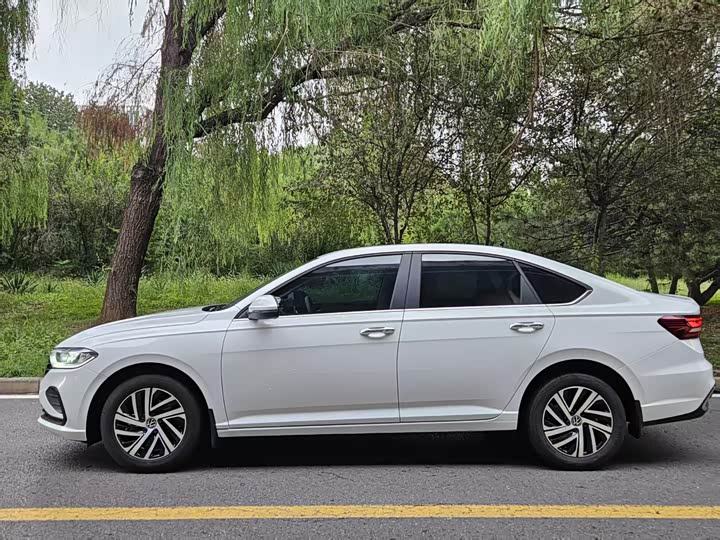 Фото 5 - Volkswagen Lavida