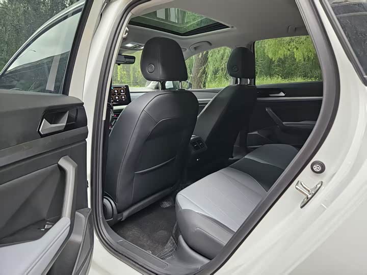 Фото 9 - Volkswagen Lavida