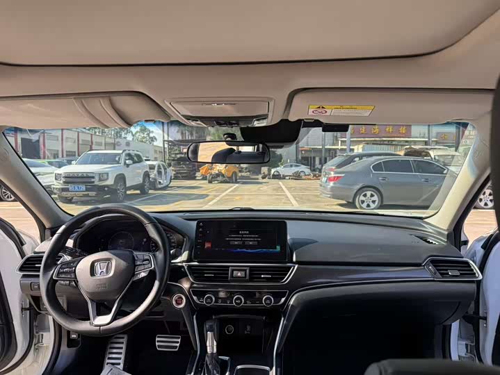 Фото 16 - Honda Accord