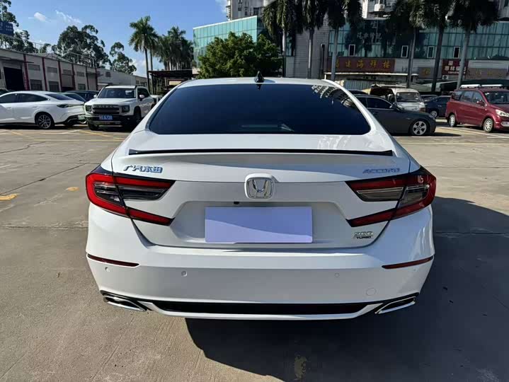 Фото 6 - Honda Accord