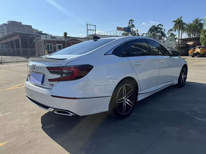 Фото 7 - Honda Accord