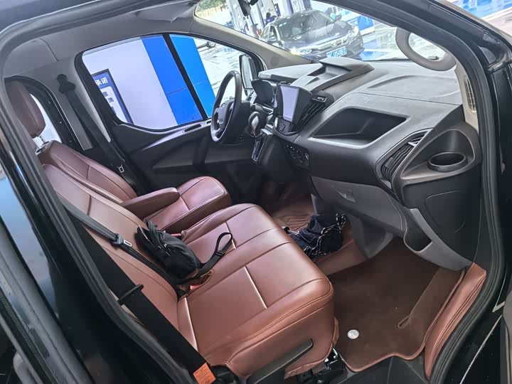 Фото 10 - Ford Transit