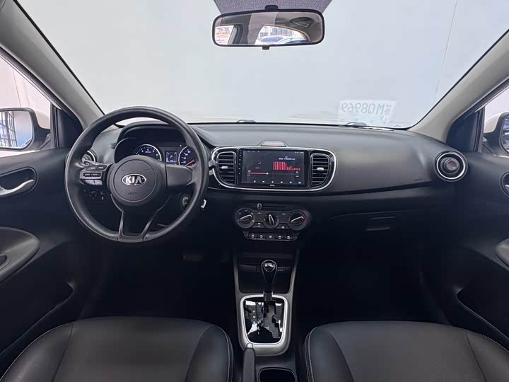 Фото 15 - Kia Pegas