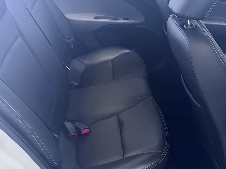 Фото 9 - Kia Pegas