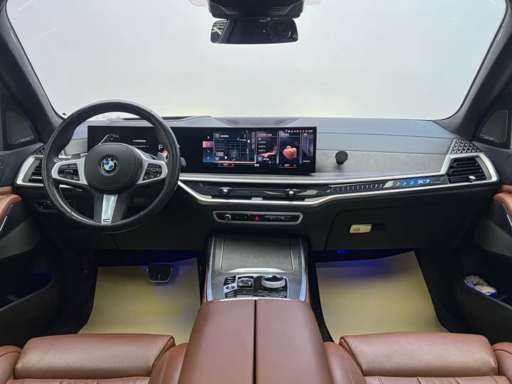 Фото 13 - BMW X7