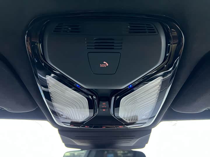 Фото 18 - BMW X7