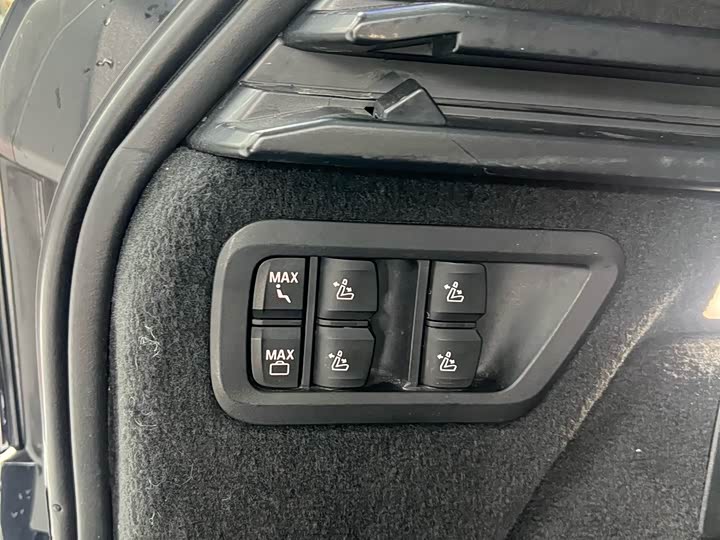 Фото 20 - BMW X7