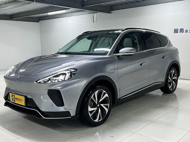 Фото 1 - BAIC Arcfox Alpha T