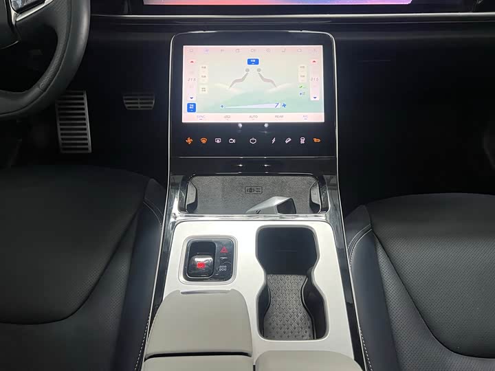 Фото 16 - BAIC Arcfox Alpha T