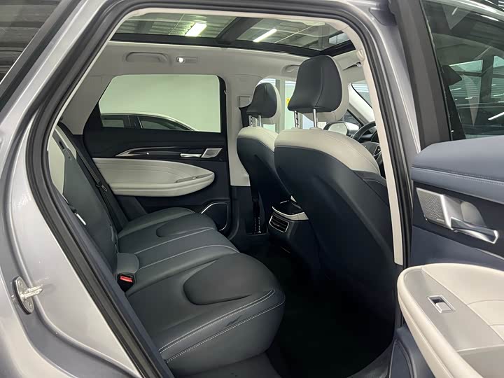 Фото 17 - BAIC Arcfox Alpha T