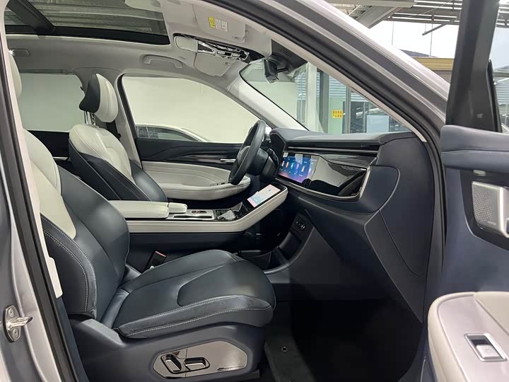 Фото 18 - BAIC Arcfox Alpha T