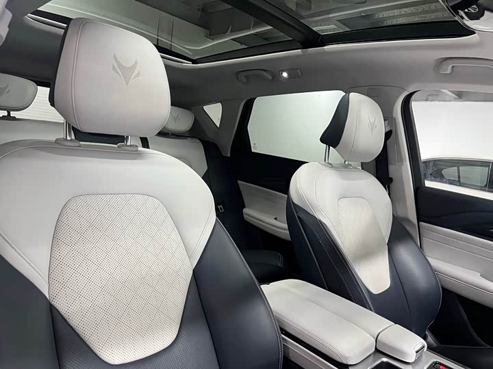 Фото 22 - BAIC Arcfox Alpha T