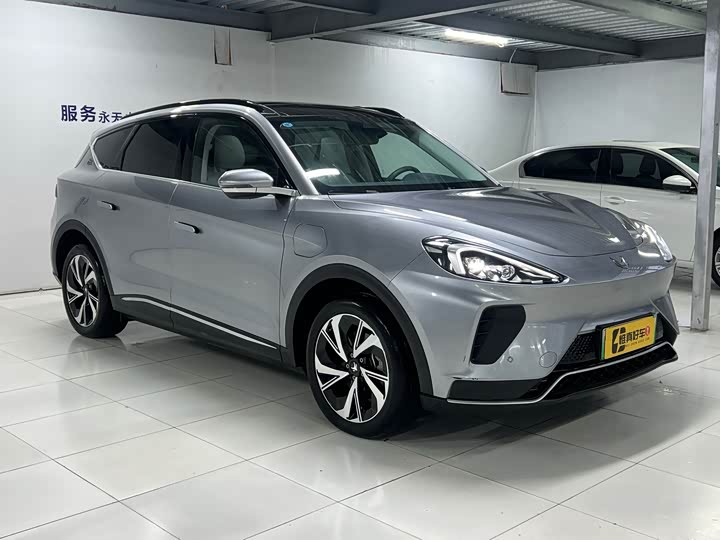 Фото 3 - BAIC Arcfox Alpha T