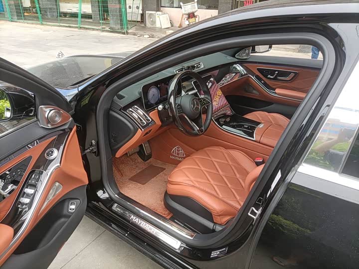 Фото 3 - Mercedes-Benz Maybach S-Class