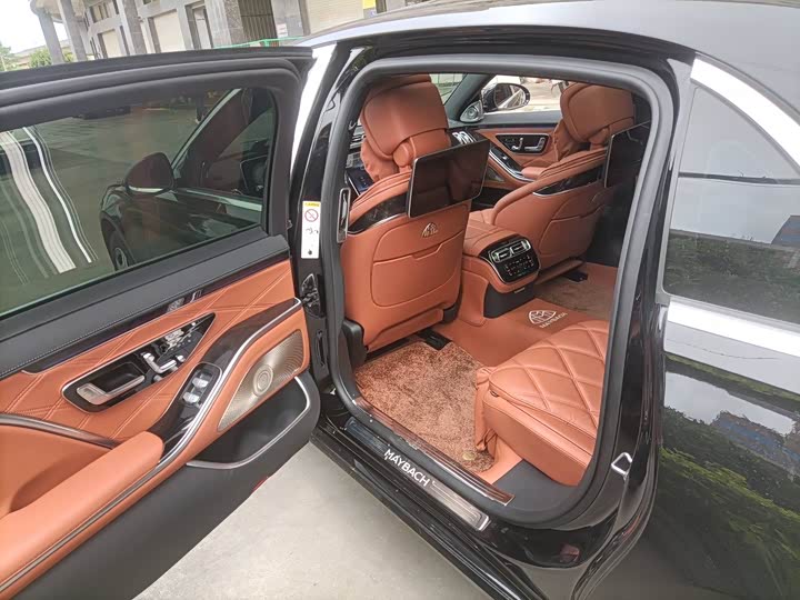 Фото 4 - Mercedes-Benz Maybach S-Class