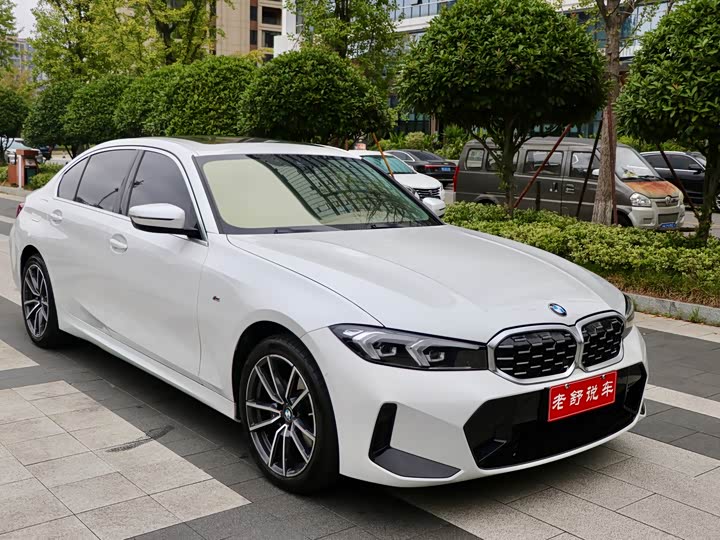 Фото 2 - BMW 3 Series