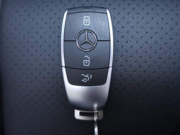 Фото 25 - Mercedes-Benz GLE-Class Hybrid