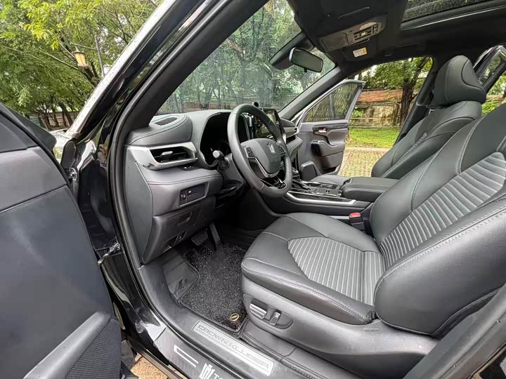 Фото 12 - Toyota Crown Kluger