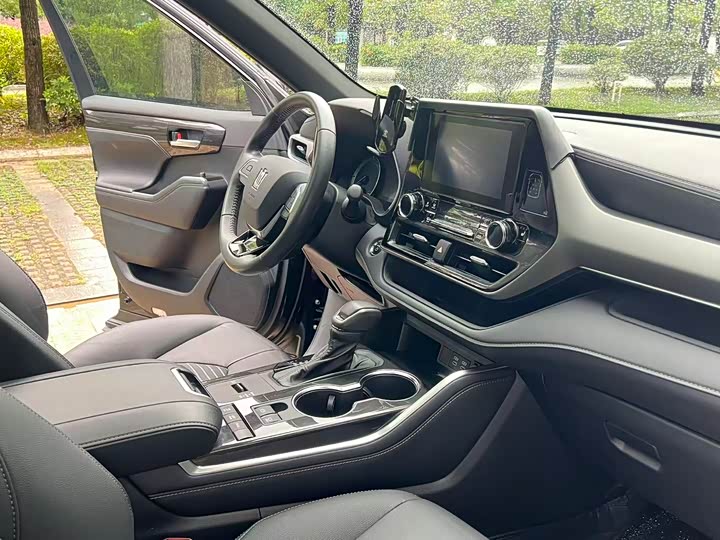 Фото 16 - Toyota Crown Kluger