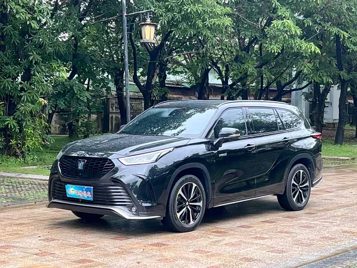 Фото 2 - Toyota Crown Kluger